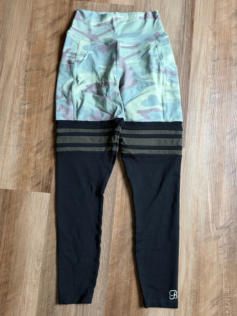 Bombshell camo pocket thigh highs